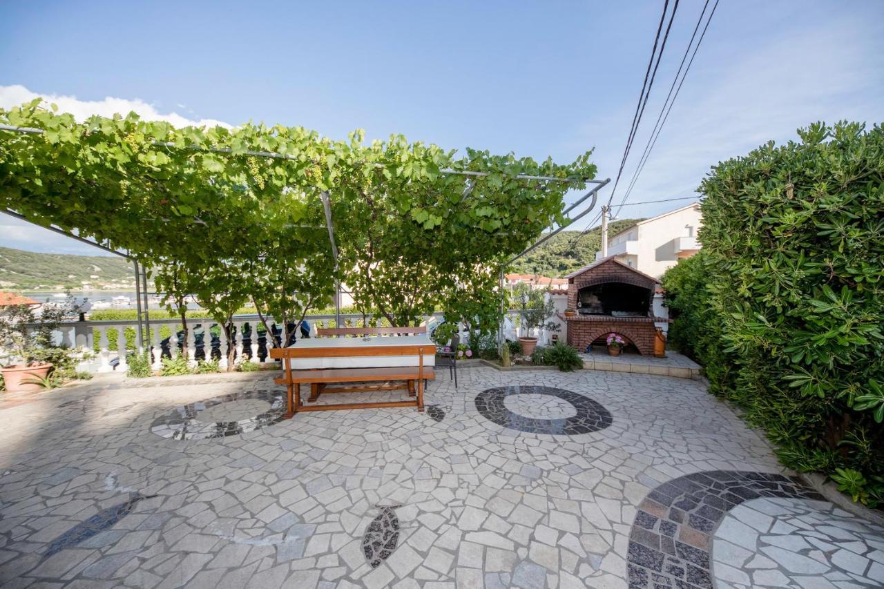 Apartmani Sanjin Tariba Supetarska Draga Exteriör bild