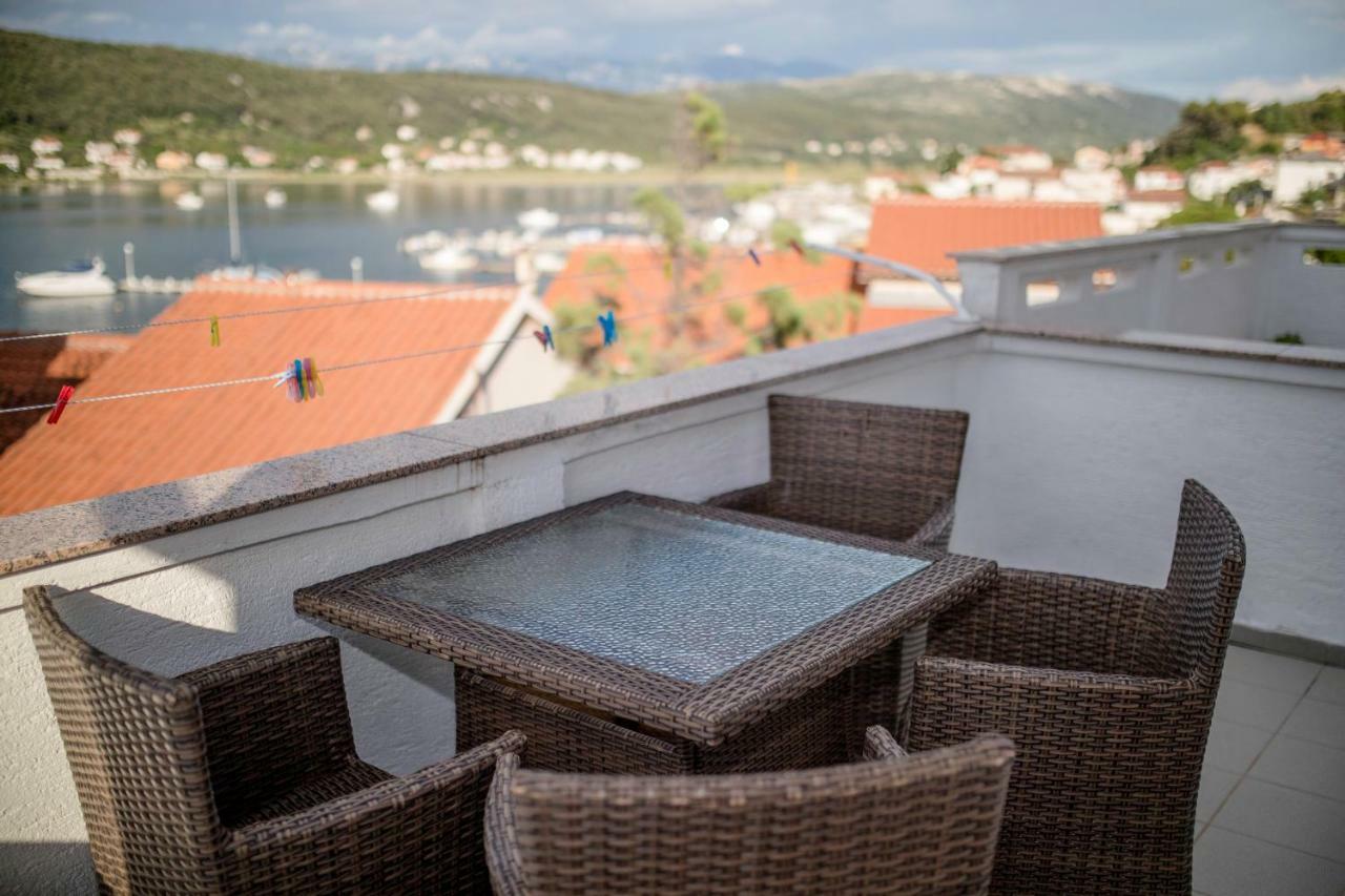 Apartmani Sanjin Tariba Supetarska Draga Exteriör bild
