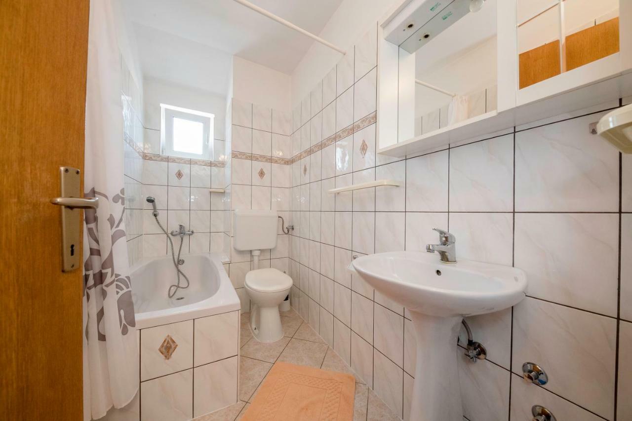Apartmani Sanjin Tariba Supetarska Draga Exteriör bild